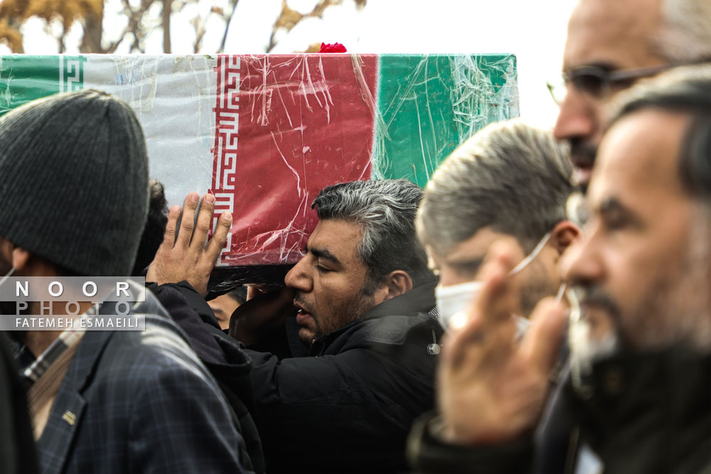 تشییع و تدفین شهید گمنام در شهرکرد
