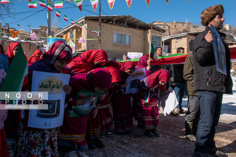 راهپیمایی 22 بهمن در روستای وامنان گلستان