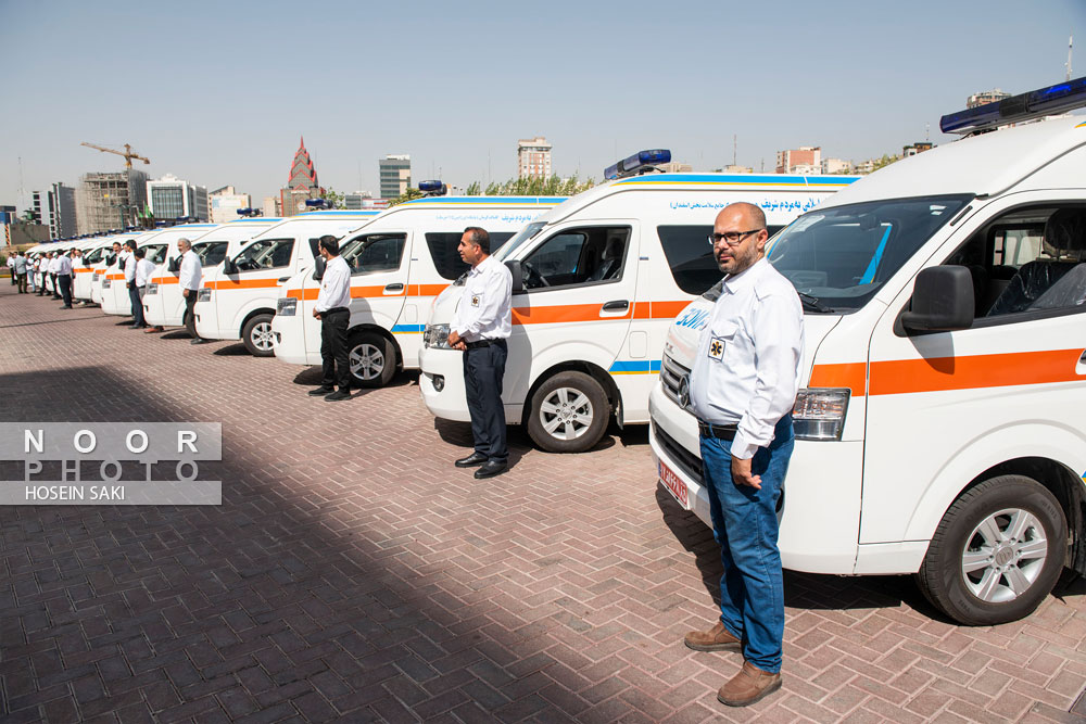 مراسم اهدا 30 دستگاه آمبولانس به مراکز درمانی مناطق محروم