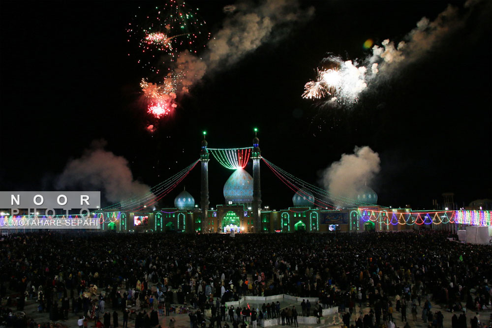مسجد جمکران در شب نیمه شعبان