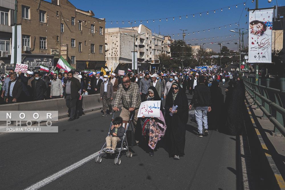 راهپیمایی 13 آبان 1401 در قزوین