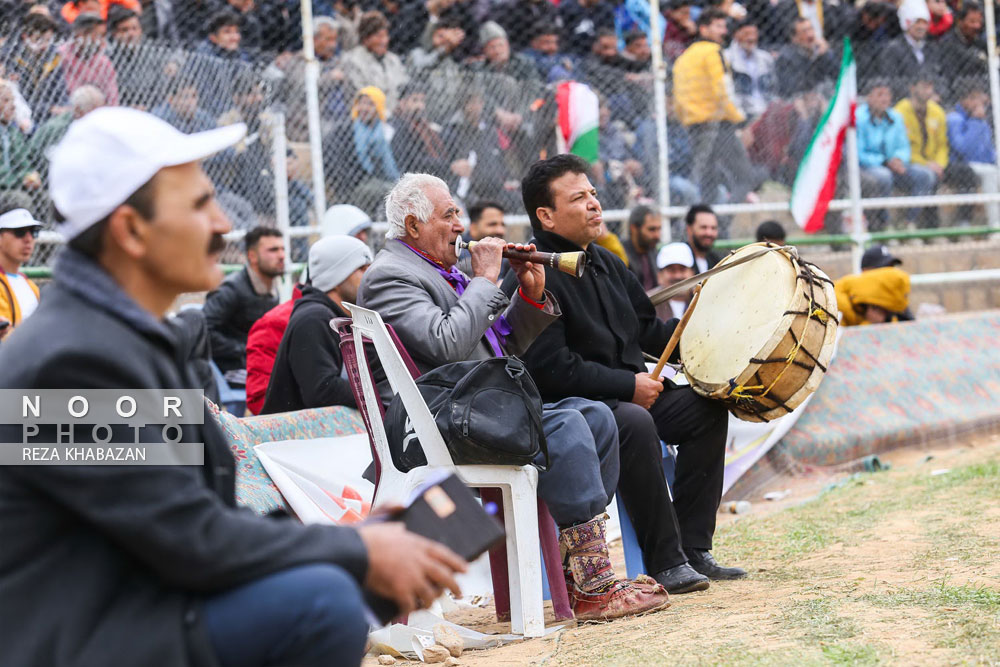 مسابقات کشتی با چوخه گود زینل خان اسفراین