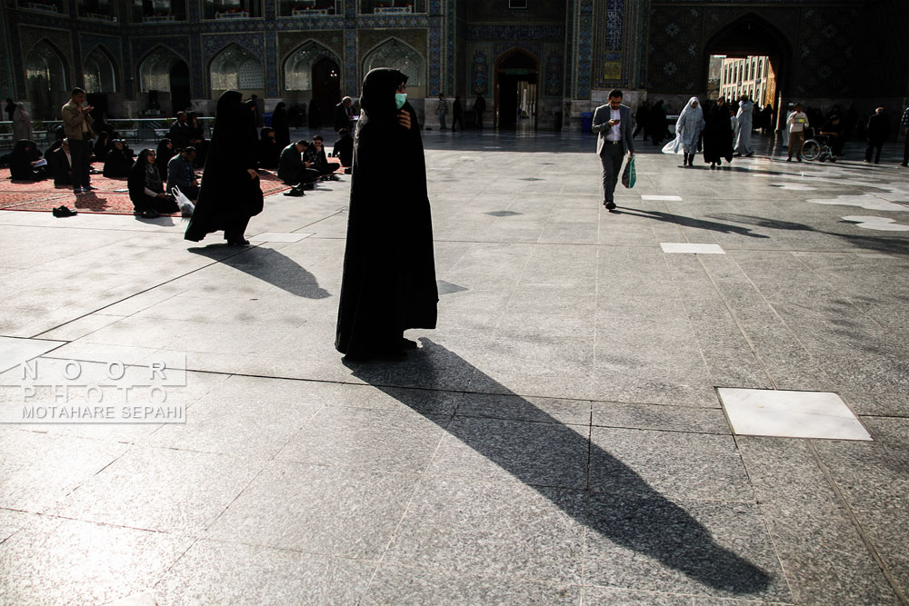 زائران حرم مطهر حضرت علی ابن موسی الرضا (ع)