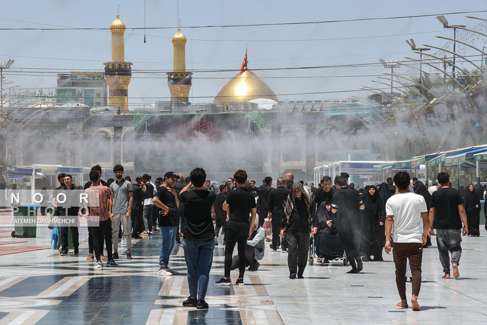 برافراشته شدن پرچم سرخ اباعبدالله الحسین (ع) بر گنبد مطهر