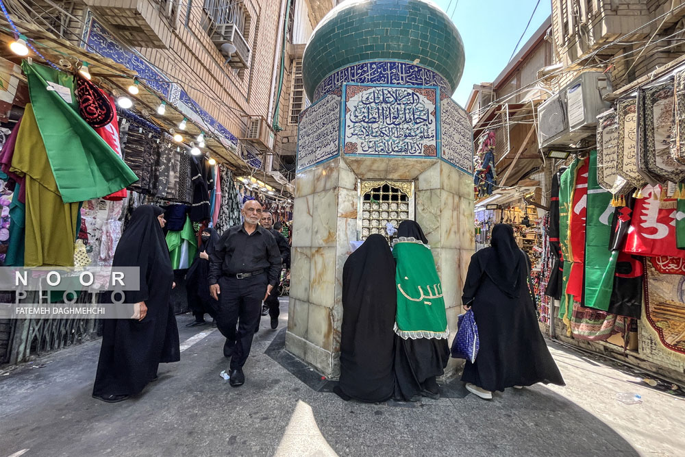 برافراشته شدن پرچم سرخ اباعبدالله الحسین (ع) بر گنبد مطهر