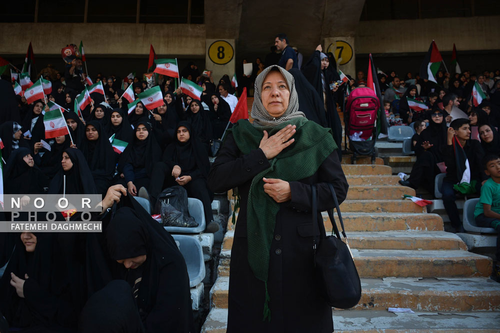 اجتماع دختران انقلاب