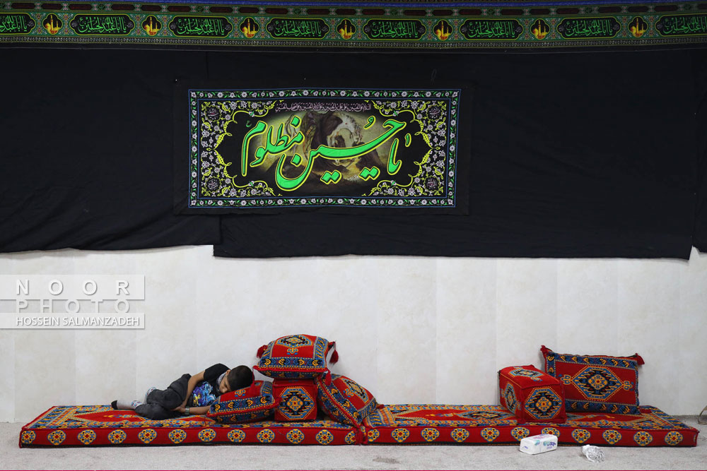 عبور زائران اربعین حسینی از مرز چذابه . ایلام . خسروی