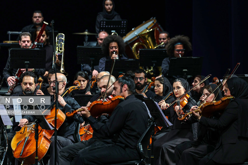 ارکستر سمفونیک تهران به رهبری پانیذ فریوسفی