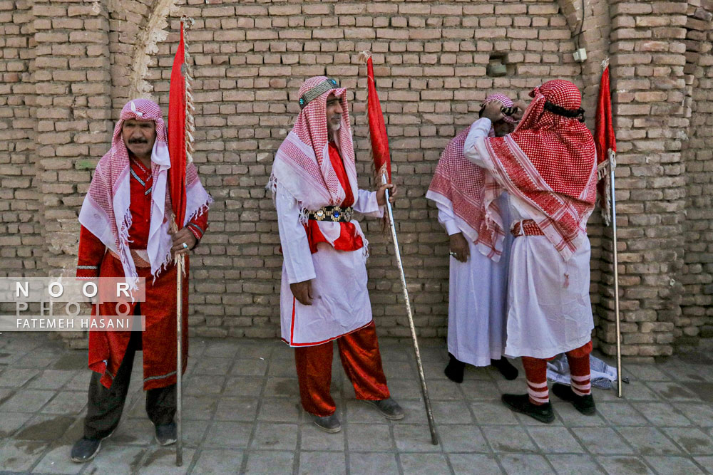 آیین کهن نخل گردانی و عزاداری روستای مزینان