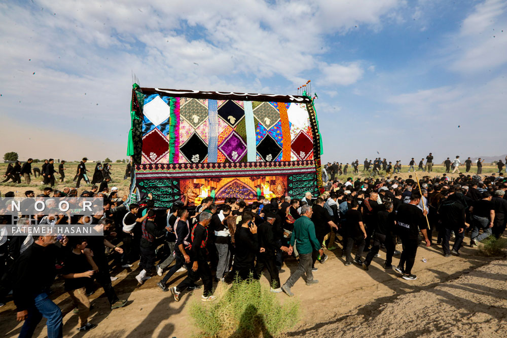آیین کهن نخل گردانی و عزاداری روستای مزینان
