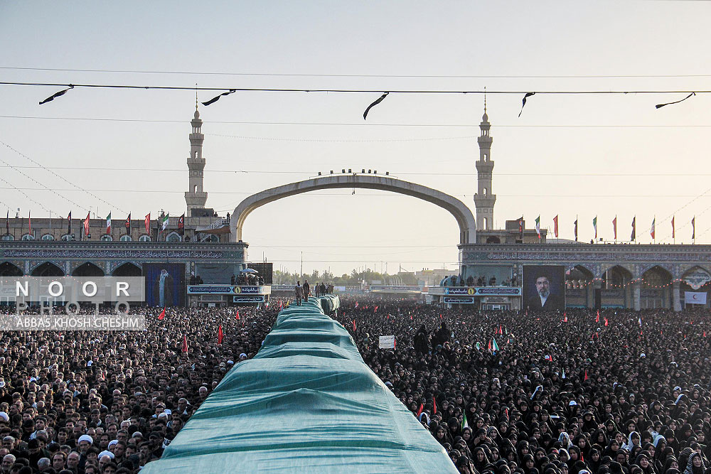 اقامه نماز و تشییع پیکر رهبر شهید انقلاب در قم
