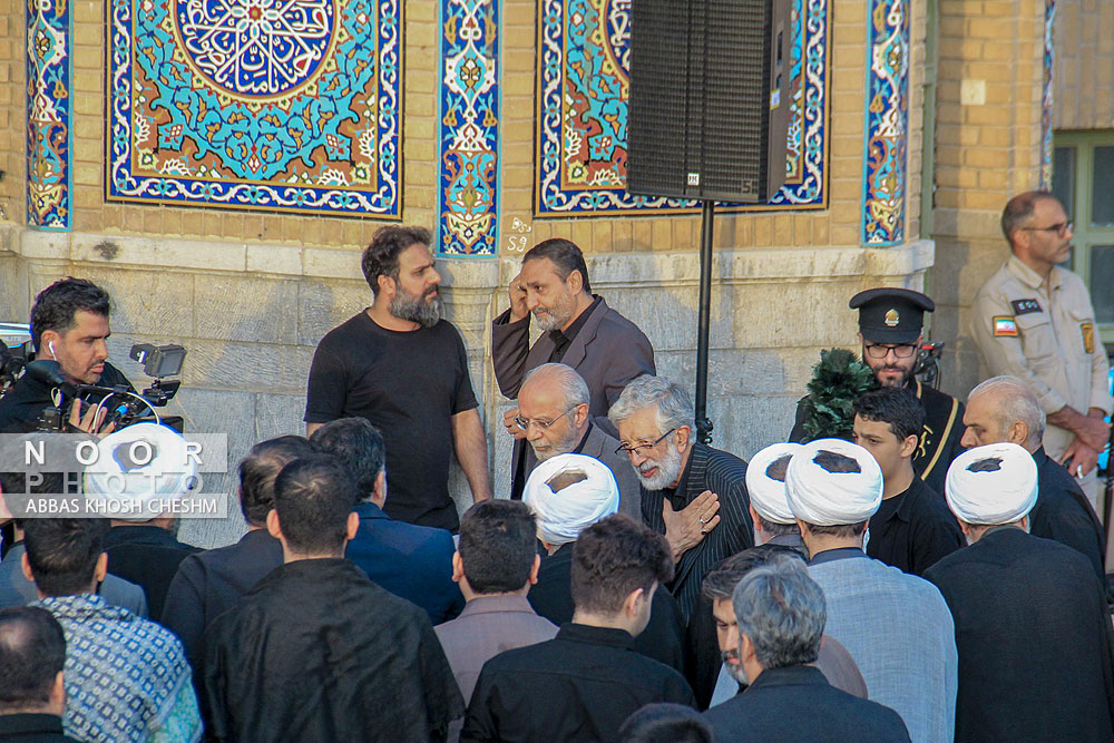 اقامه نماز و تشییع پیکر رهبر شهید انقلاب در قم