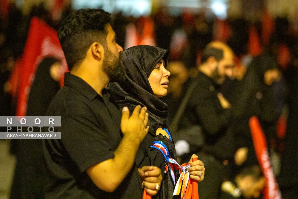 وداع مردم و تشییع پیکر رهبر شهید انقلاب