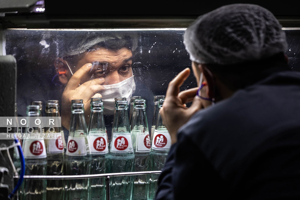 اینجا%20چشم%20ها%20فقط%20زمزم%20می%20بیند